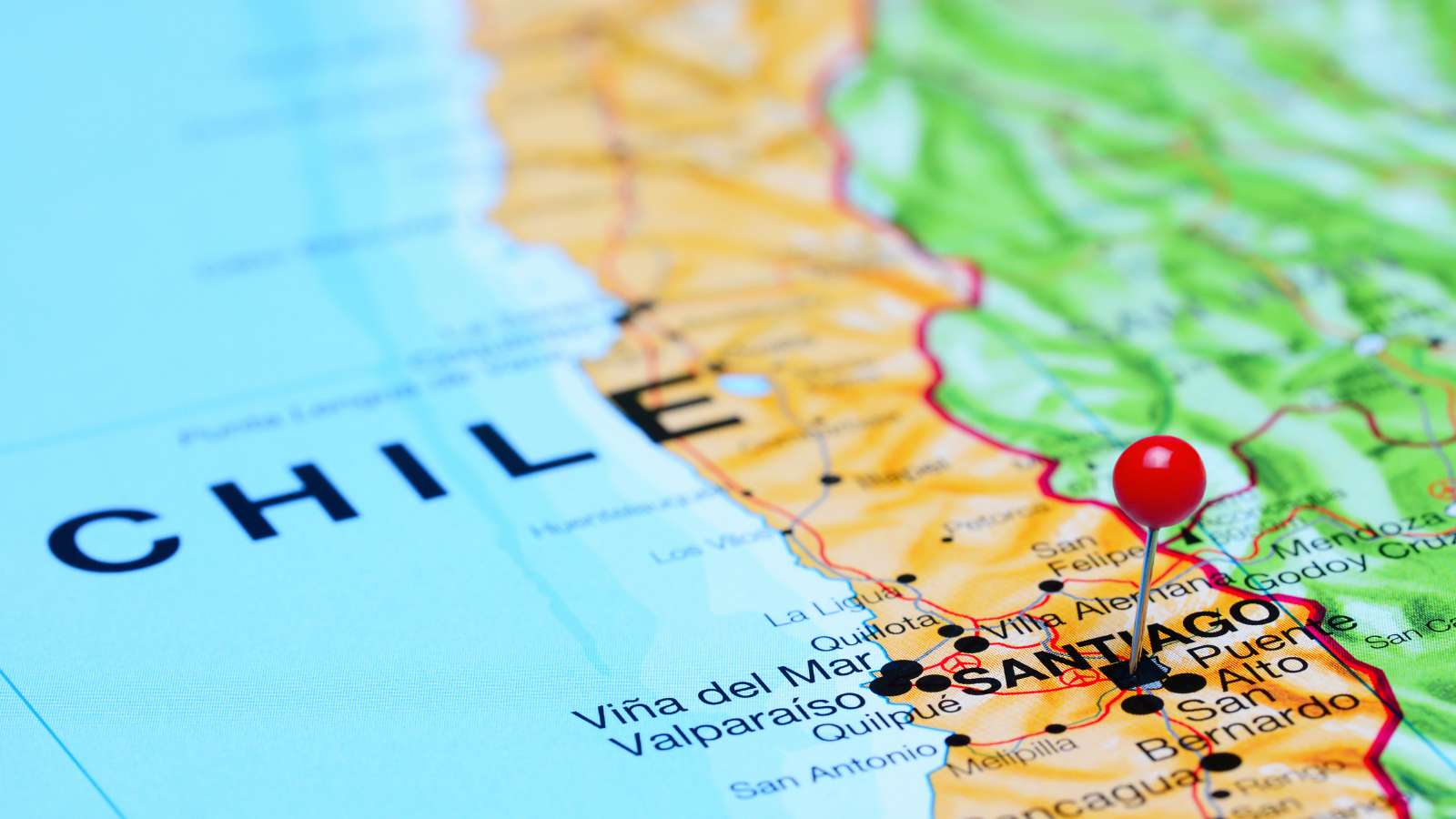 Mapa de Chile con Santiago marcado, referencia de cobertura territorial de una cadena de tiendas